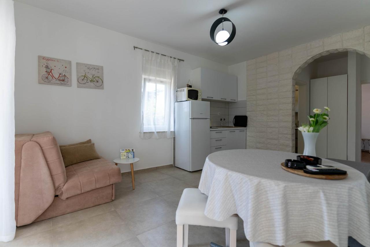 Briuni Riviera Apartment พูลา ภายนอก รูปภาพ