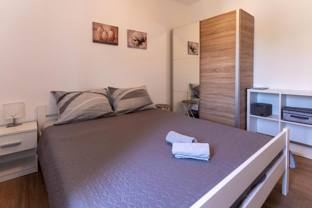 Briuni Riviera Apartment พูลา ภายนอก รูปภาพ
